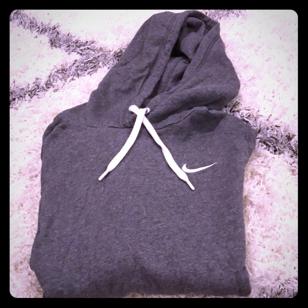 Dark gray Nike sweat shirt size small. Cute!